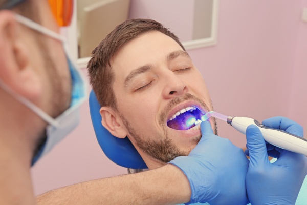 Questions To Ask If You Are Considering Teeth Whitening 