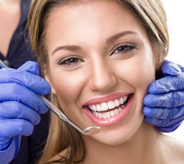 Reading Teeth Whitening at Dentist